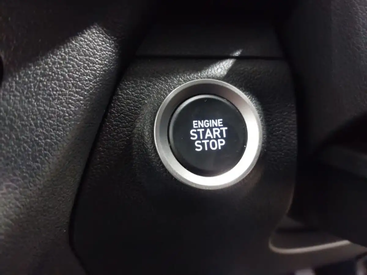 2024-hyundai-i10-12-premium-79ps-auto-big-18