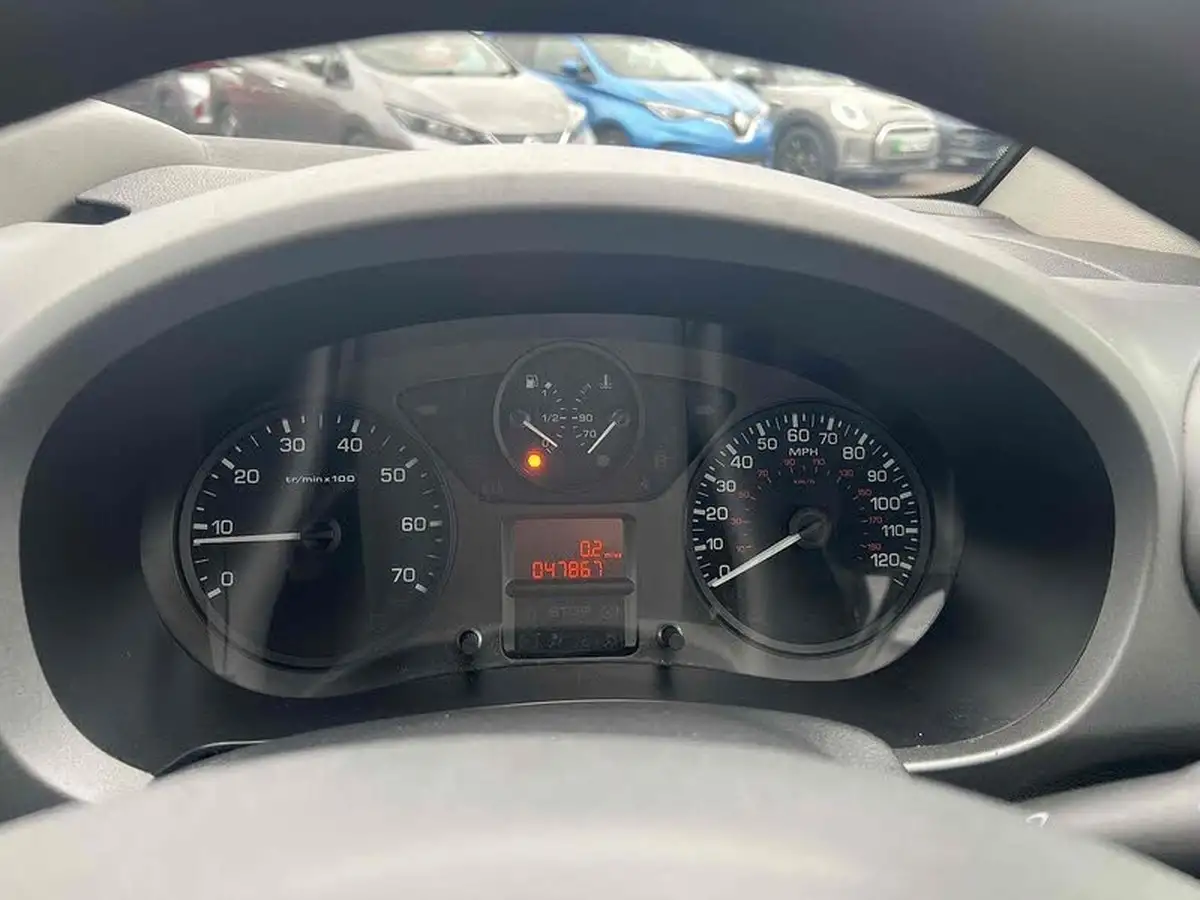 2018-peugeot-partner-big-32