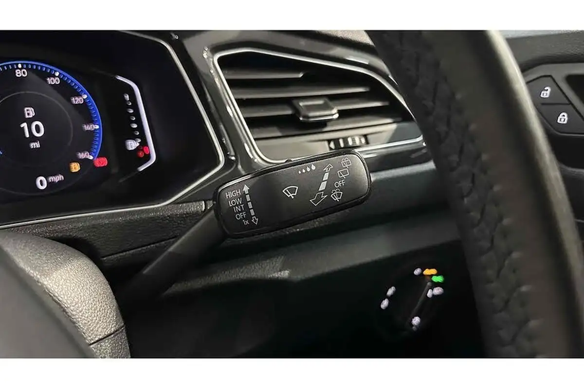 2019-volkswagen-t-roc-20tdi-sel-dsg-big-30