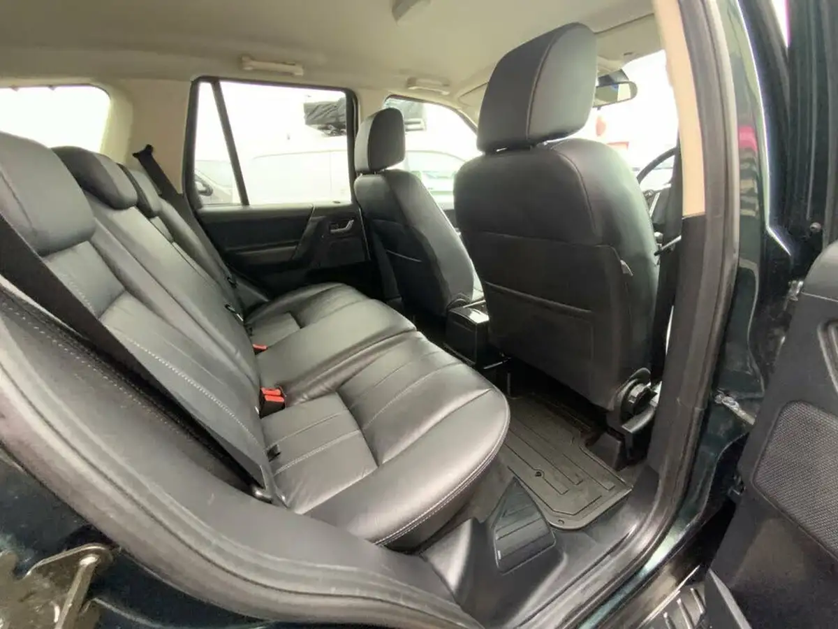 2014-land-rover-freelander-2-22sd4-xs-big-24