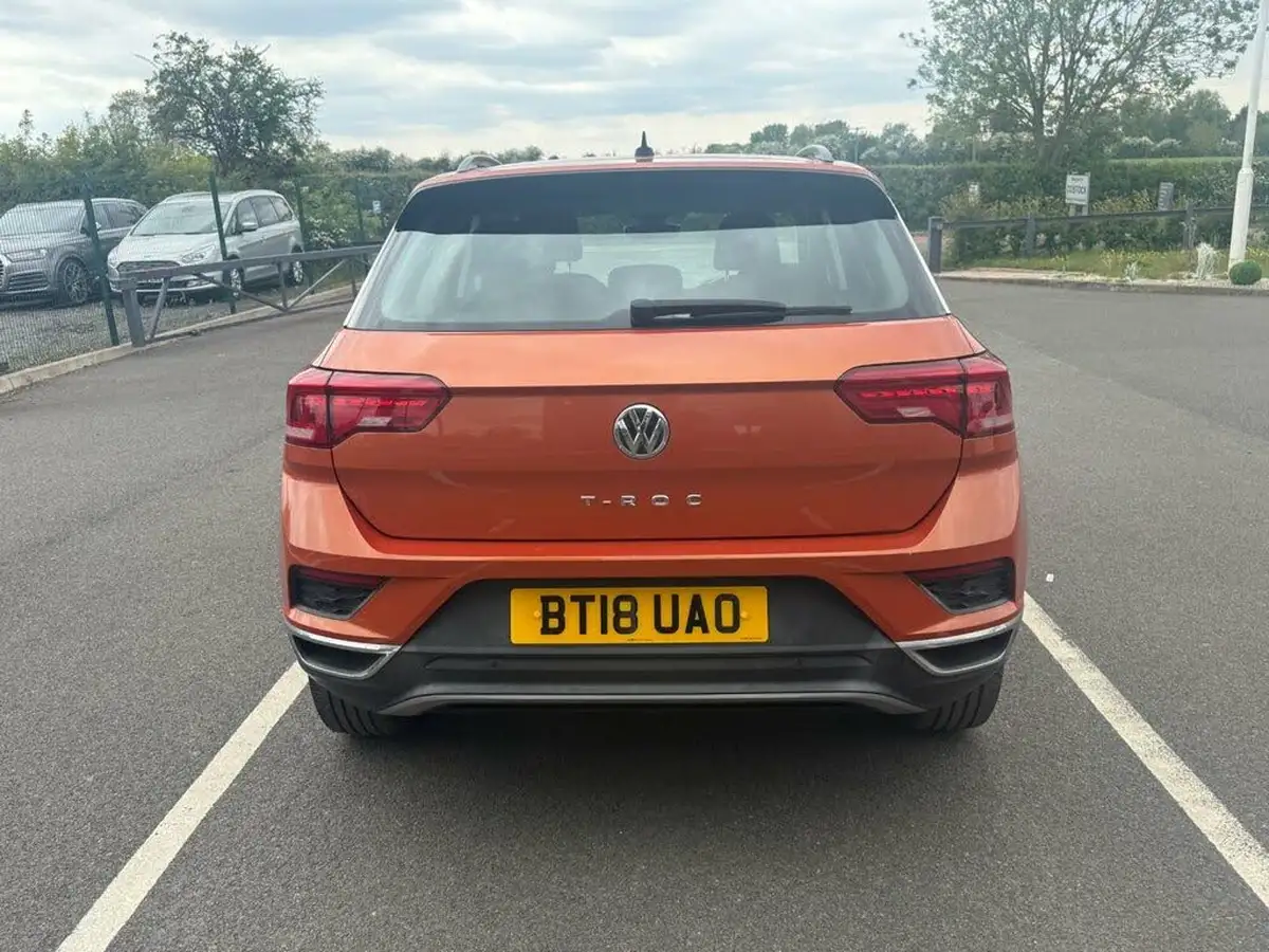 2018-volkswagen-t-roc-10-tsi-se-ss-big-6