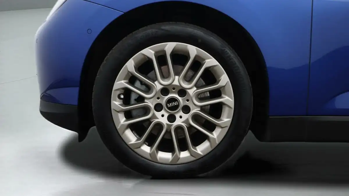 2024-mini-cooper-e-cooper-e-exclusive-big-18