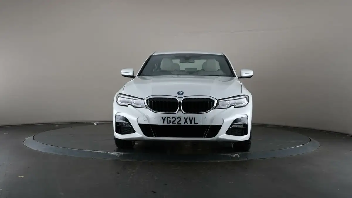 2022-bmw-3-series-20-330e-m-sport-pro-pack-saloon-4d-big-48