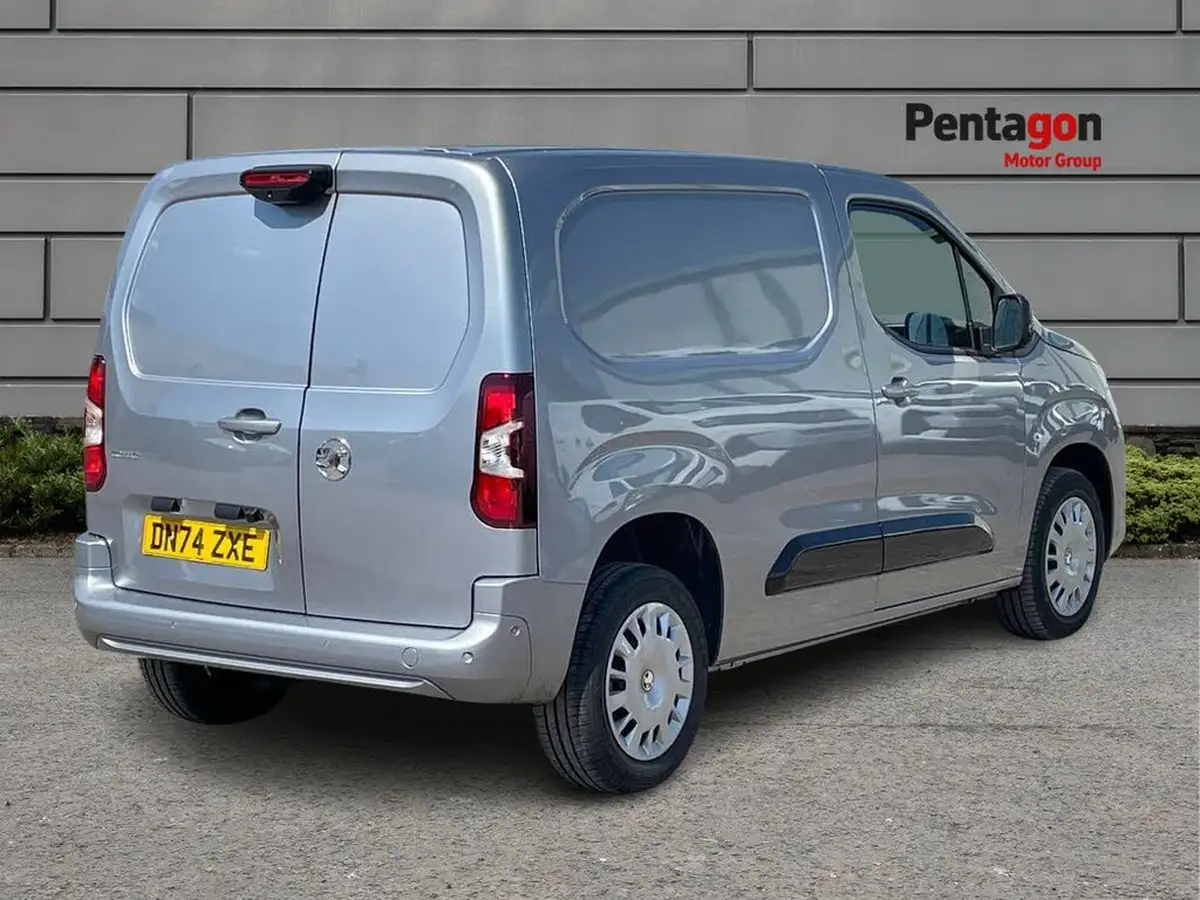 2025-vauxhall-combo-15cdti-pro-100pseu6e-big-4