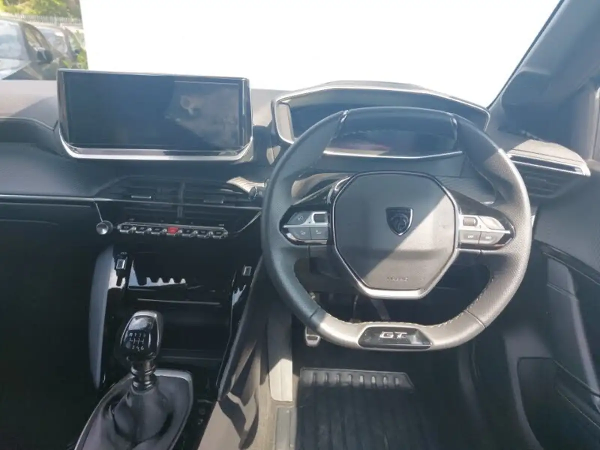 2024-peugeot-208-12-puretech-gt-100ps-big-6