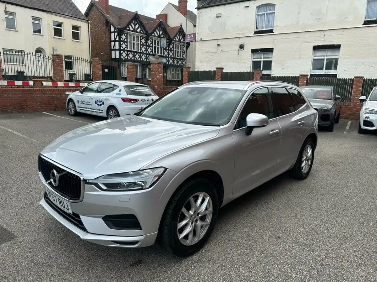 2018-volvo-xc60-20td-d4-momentum-4x4-big-1