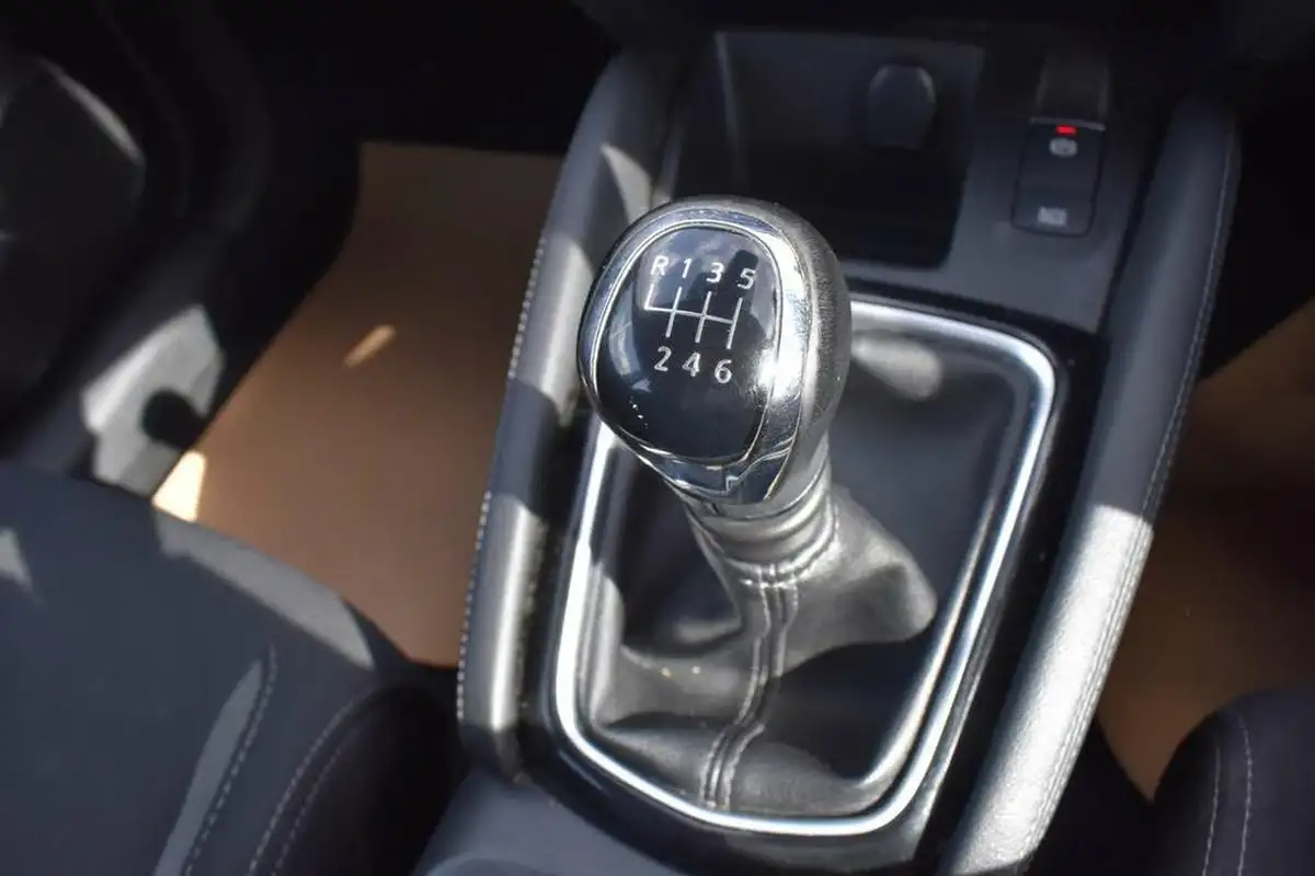 2021-nissan-qashqai-13-dig-t-acenta-premium-140ps-big-21