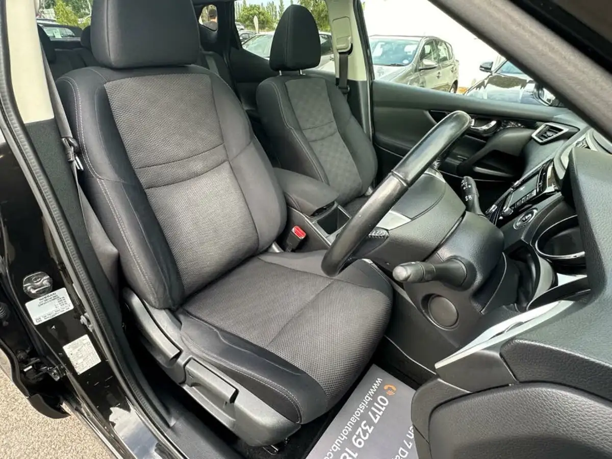 2014-nissan-qashqai-15dci-acenta-premium-big-43