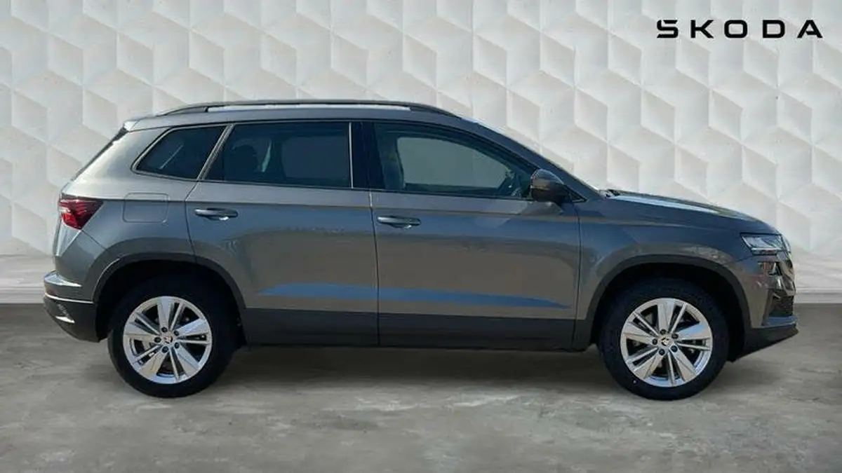 2023-skoda-karoq-15-tsi-se-drive-big-3
