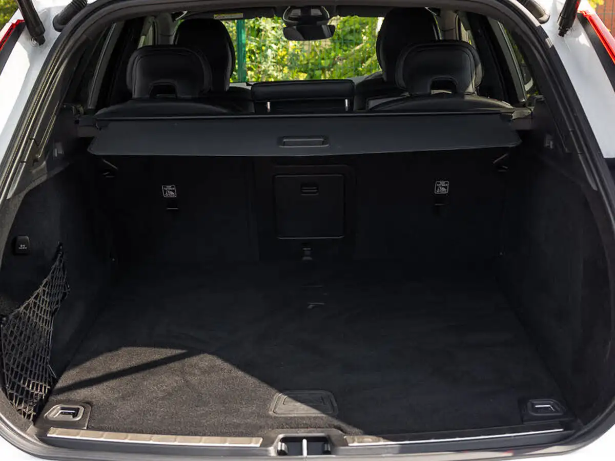 2021-volvo-xc60-20td-b4-r-design-awd-big-18