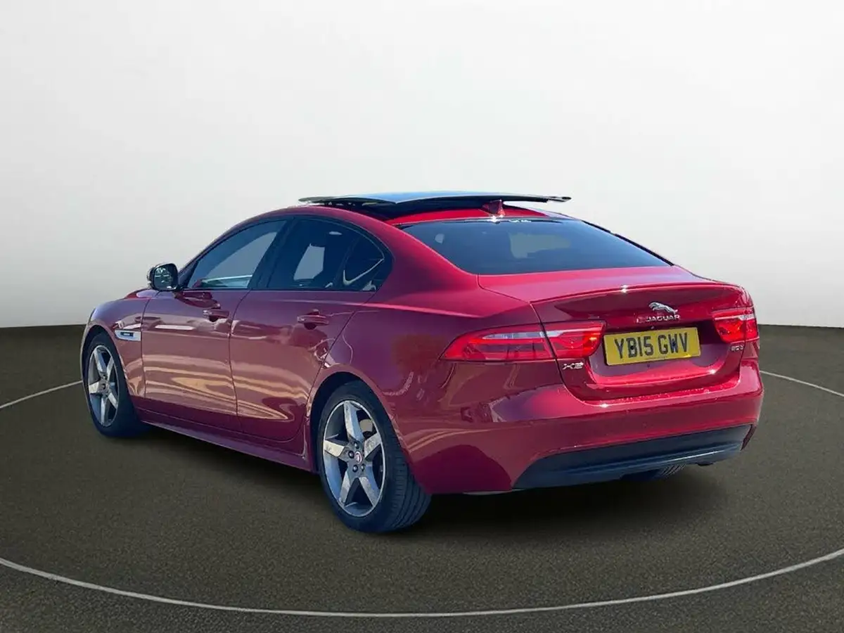 2015-jaguar-xe-20-r-sport-200ps-big-6