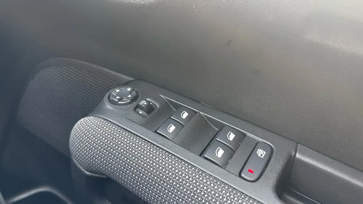 2018-citroen-c3-aircross-12-puretech-feel-110ps-ss-eat6-big-21