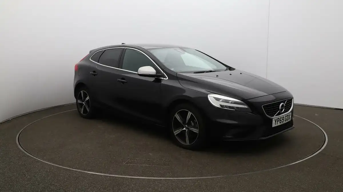 2019-volvo-v40-20-t2-r-design-edition-big-43
