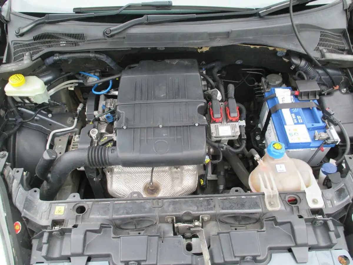 2010-fiat-punto-evo-14-dynamic-8v-ss-5d-big-44