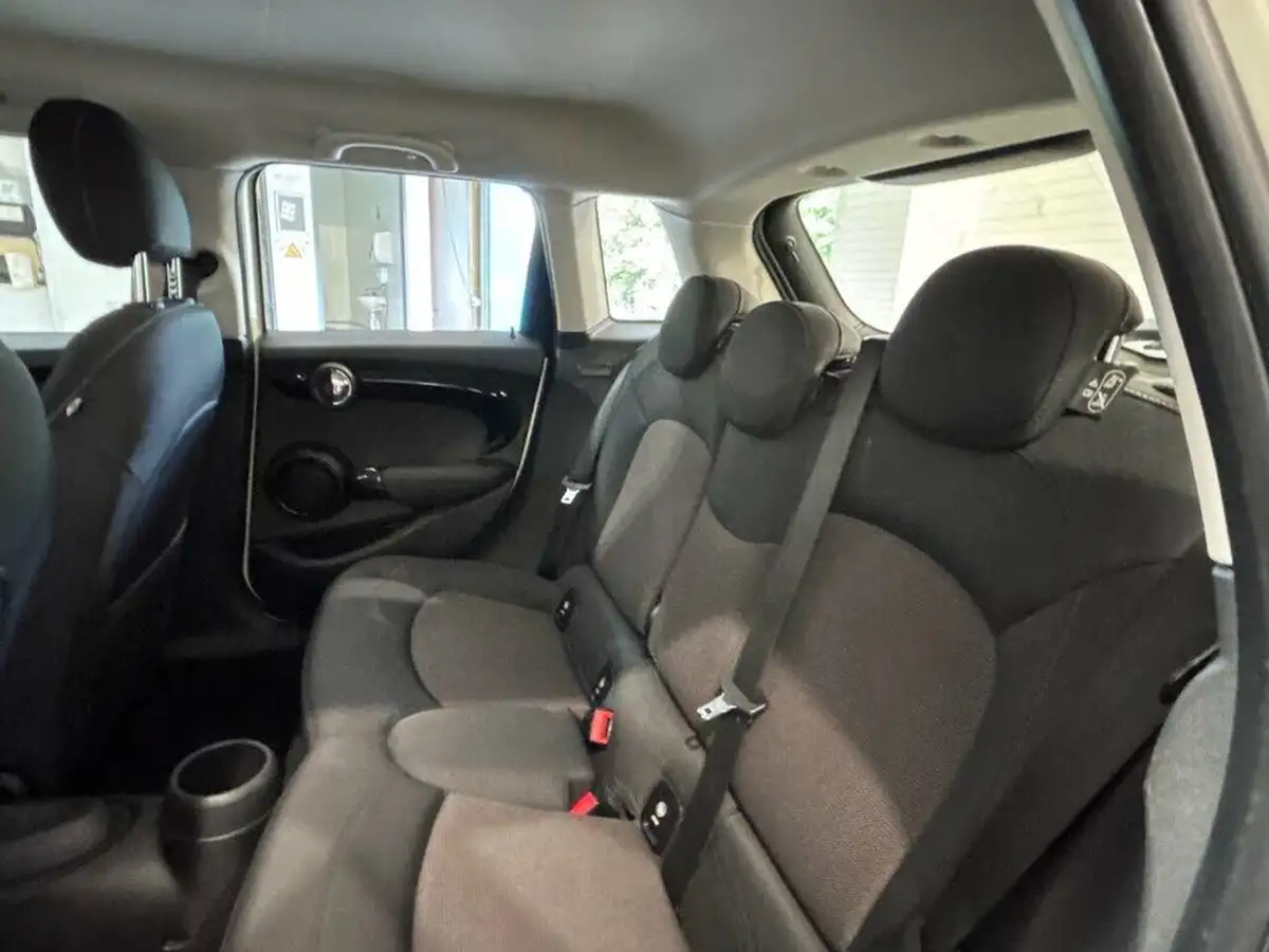 2015-mini-cooper-12-one-ss-5d-big-19