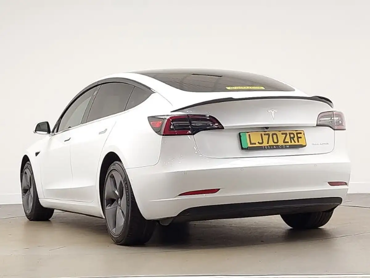 2020-tesla-model-3-e-long-range-big-1
