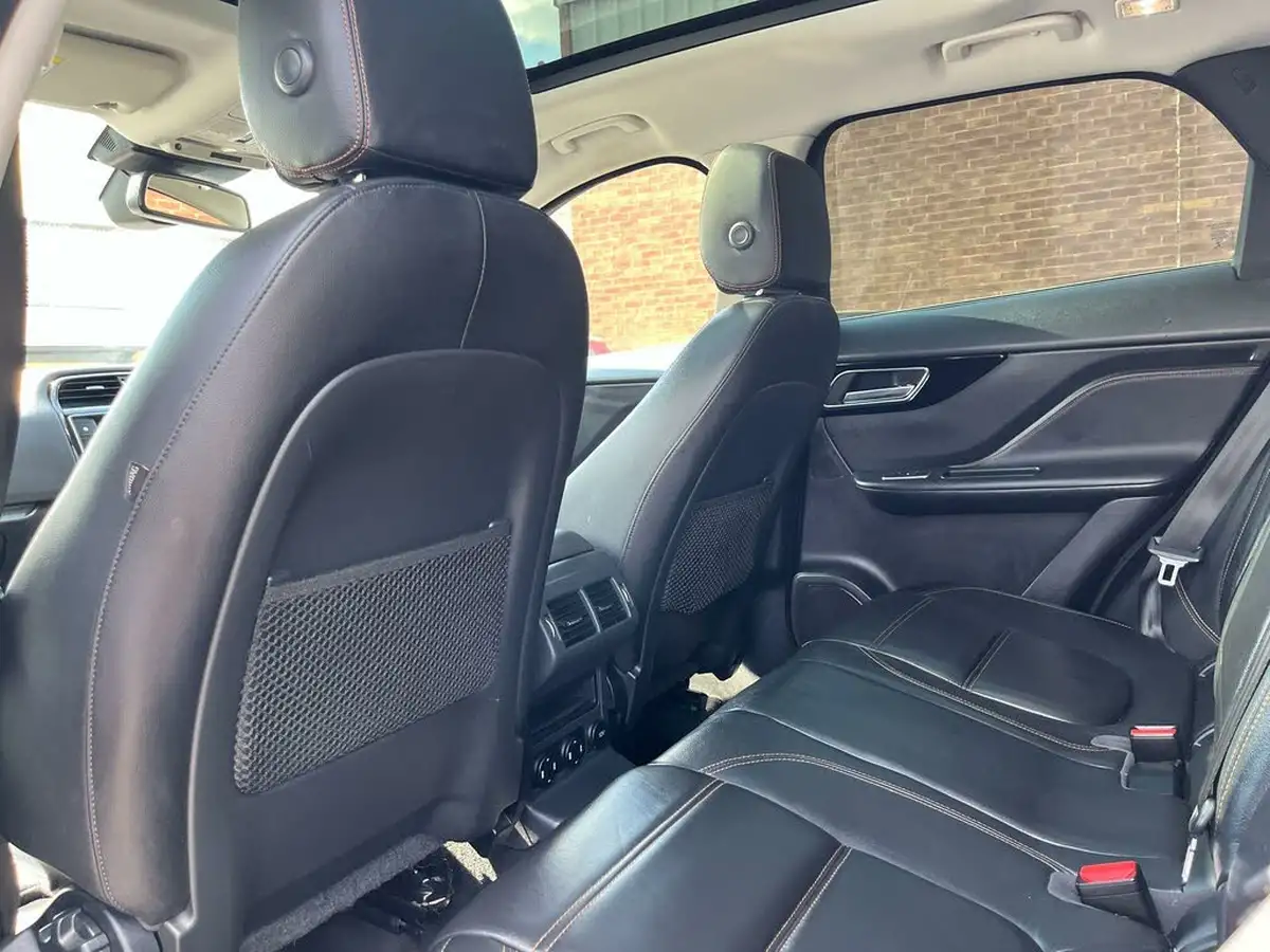 2017-jaguar-f-pace-20-i4d-prestige-180ps-ss-auto-big-19