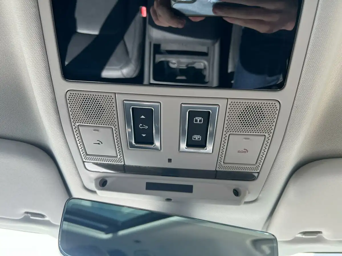 2024-land-rover-110-defender-30-d250-xs-edition-big-35