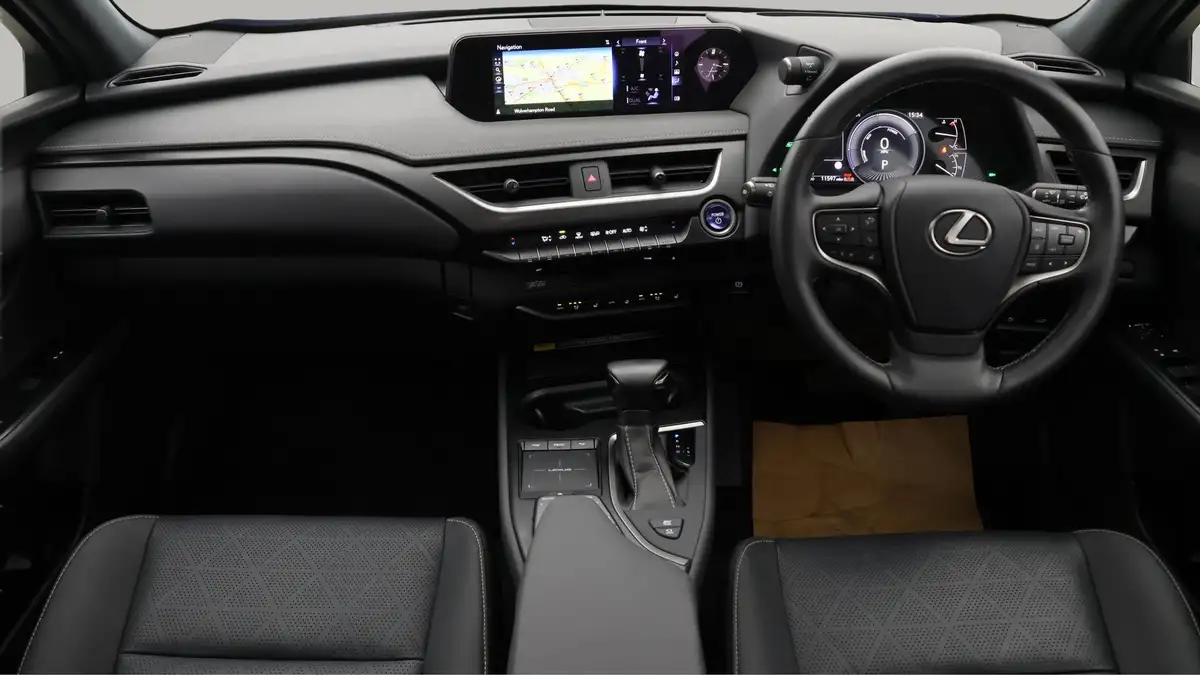 2021-lexus-ux-250h-20-takumi-big-12