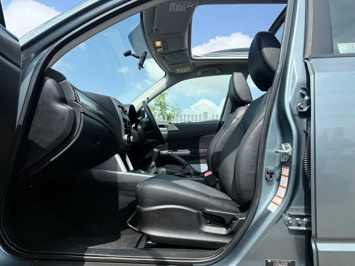 2011-subaru-forester-20-xs-big-29