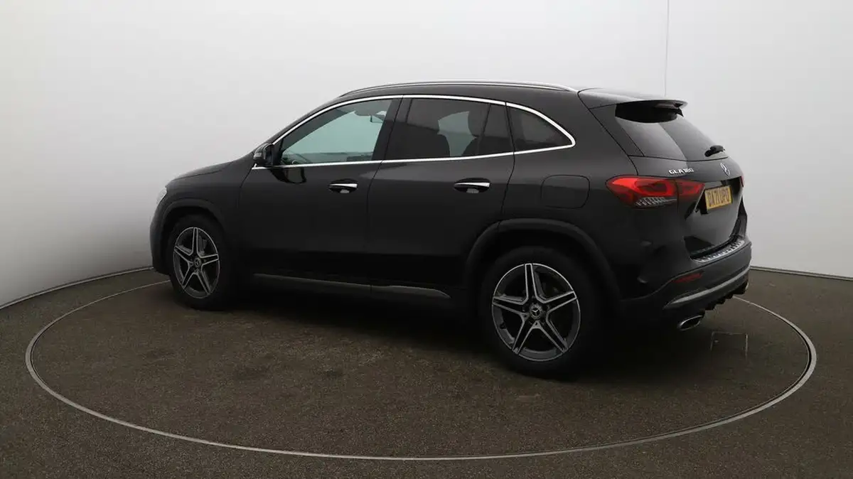 2022-mercedes-benz-gla-class-13-gla-180-amg-line-premium-big-27
