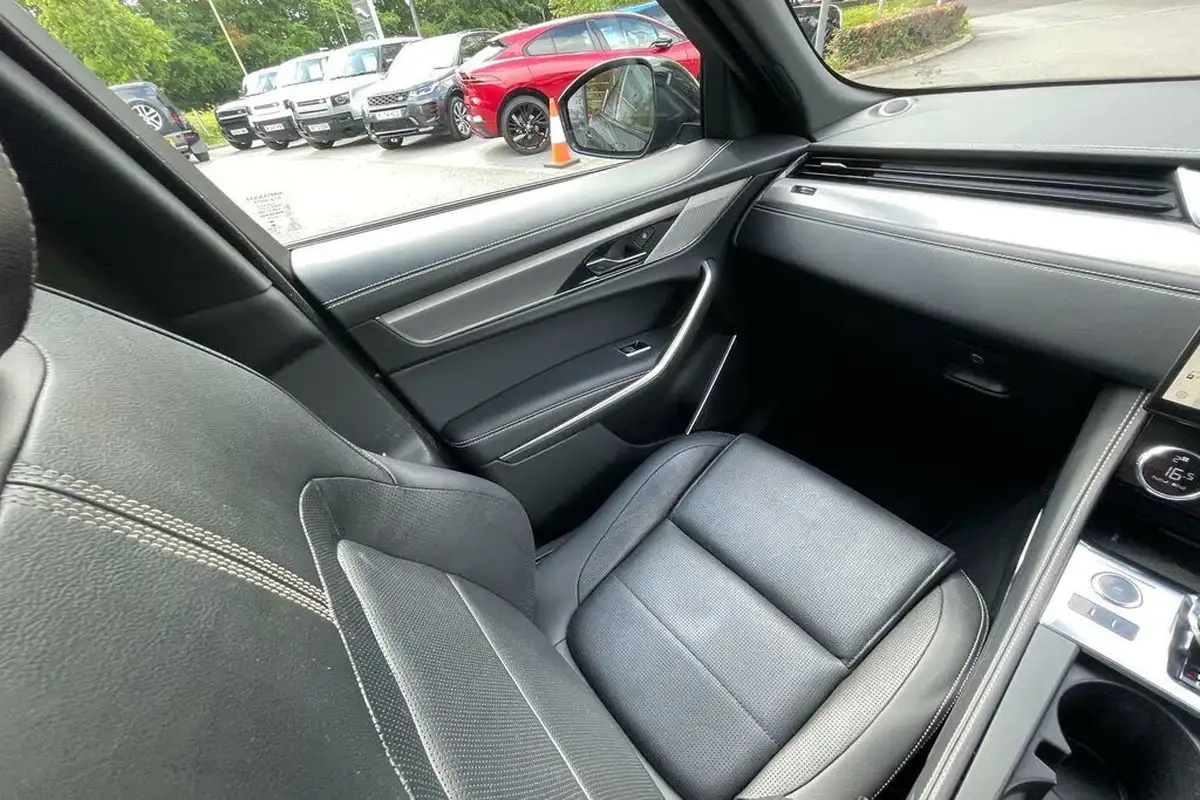 2021-jaguar-f-pace-20-d200-r-dynamic-s-mhev-big-12