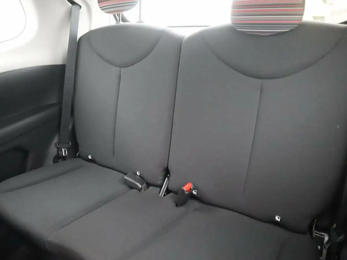 2018-citroen-c1-10-vti-feel-72ps-3d-big-14