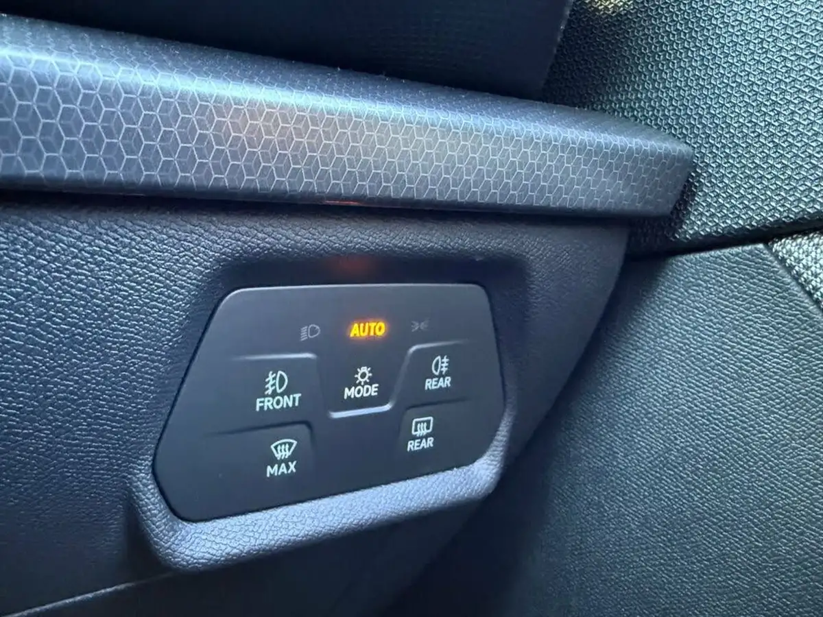 2022-seat-leon-10-tsi-evo-se-dynamic-hatchback-big-13