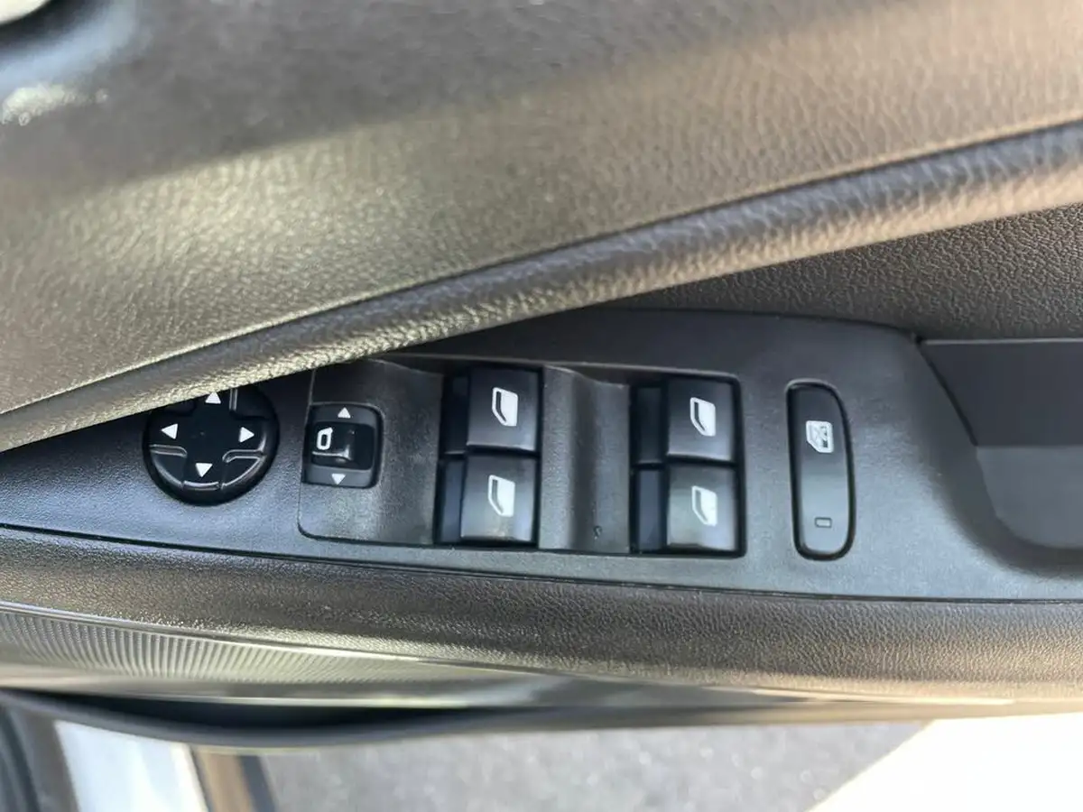 2021-vauxhall-crossland-12-elite-nav-130ps-big-19