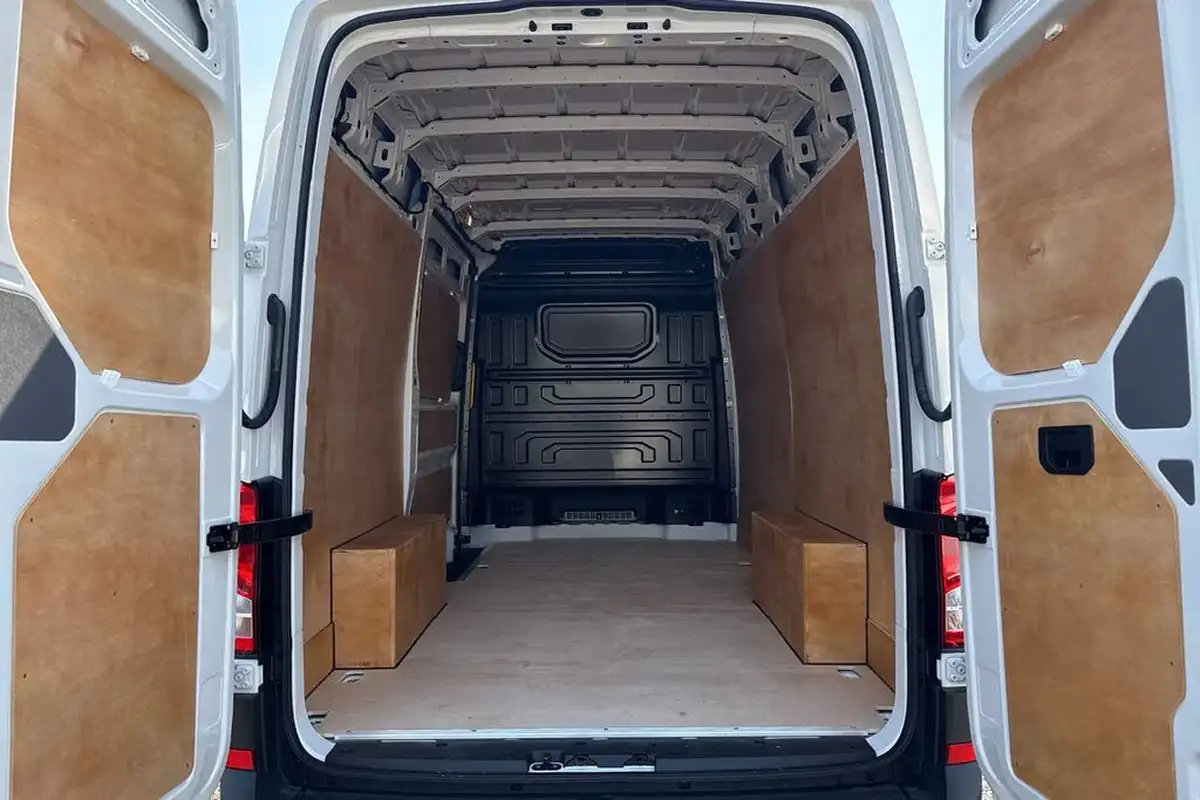 2024-volkswagen-crafter-20tdi-cr35-mwb-commerce-140pseu6d-panel-van-big-9