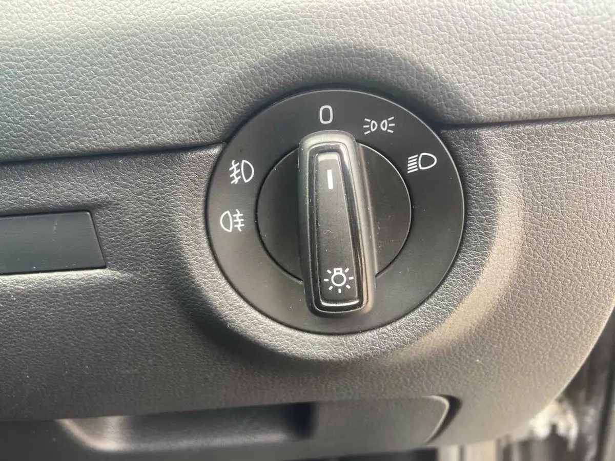 2018-skoda-octavia-16tdi-se-scr-estate-dsg-big-34