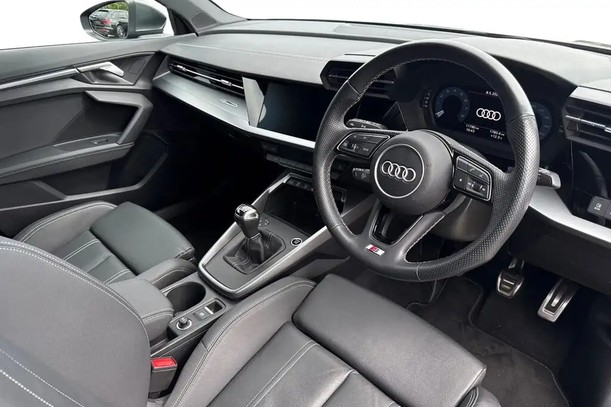 2023-audi-a3-15-35-tfsi-s-line-sportback-5d-big-13