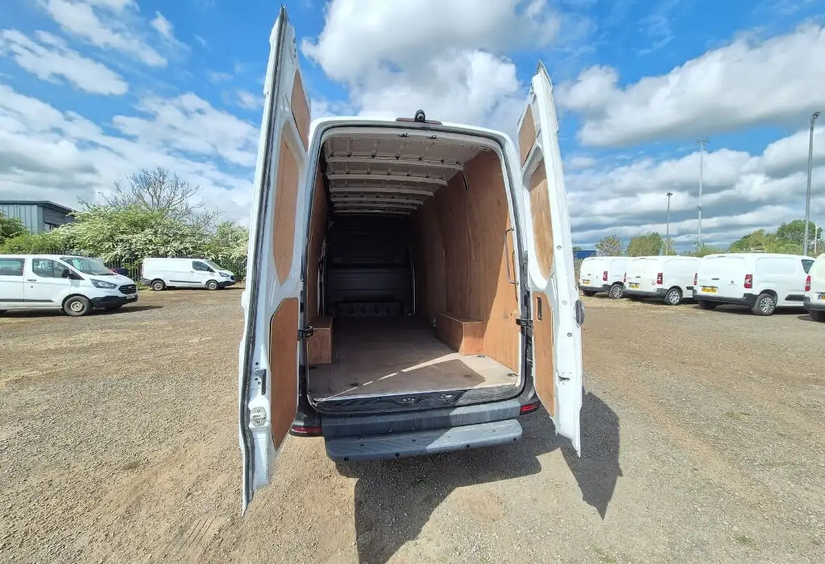 2020-mercedes-benz-sprinter-21cdi-316-l2h1-panel-van-rwd-eco-gear-360-big-23
