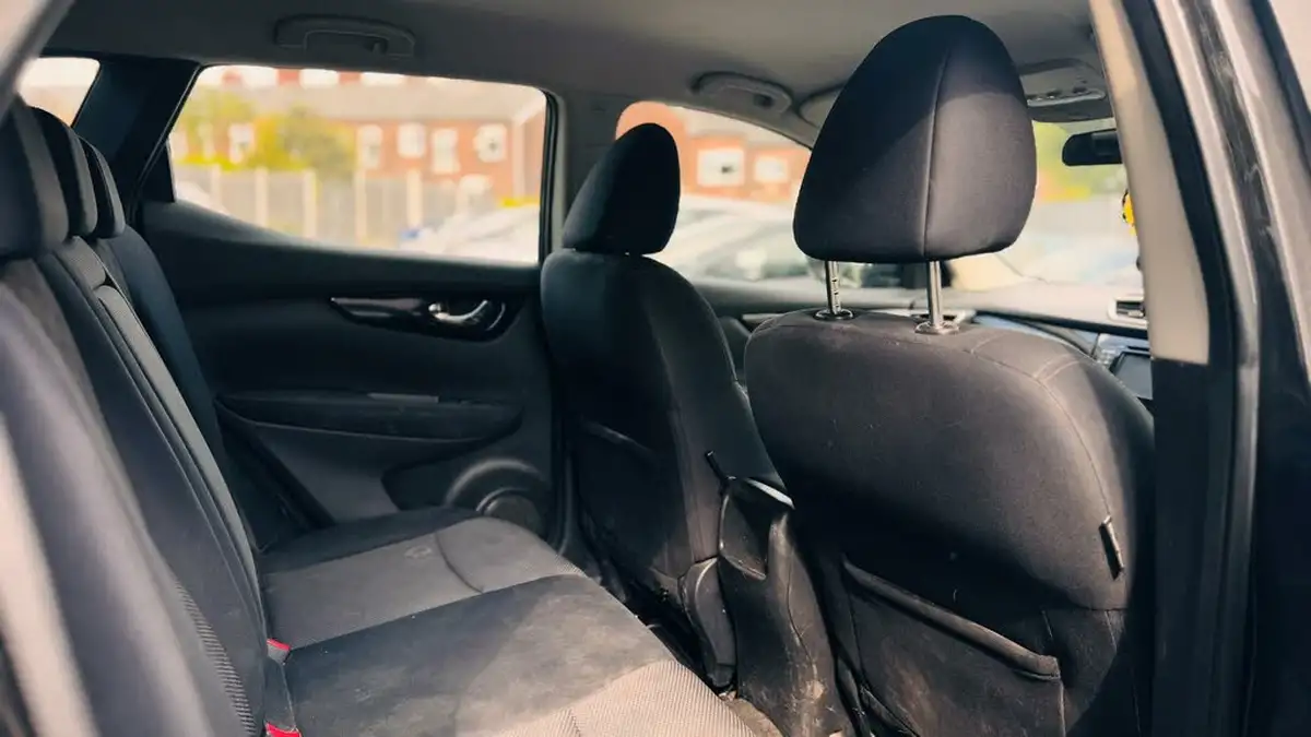 2015-nissan-qashqai-big-13