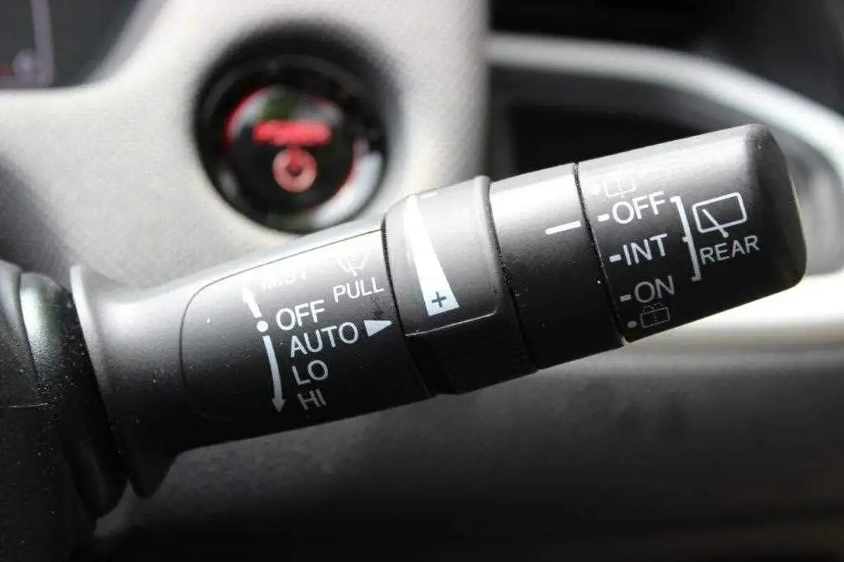 2020-honda-jazz-15-i-mmd-crosstar-ex-big-38