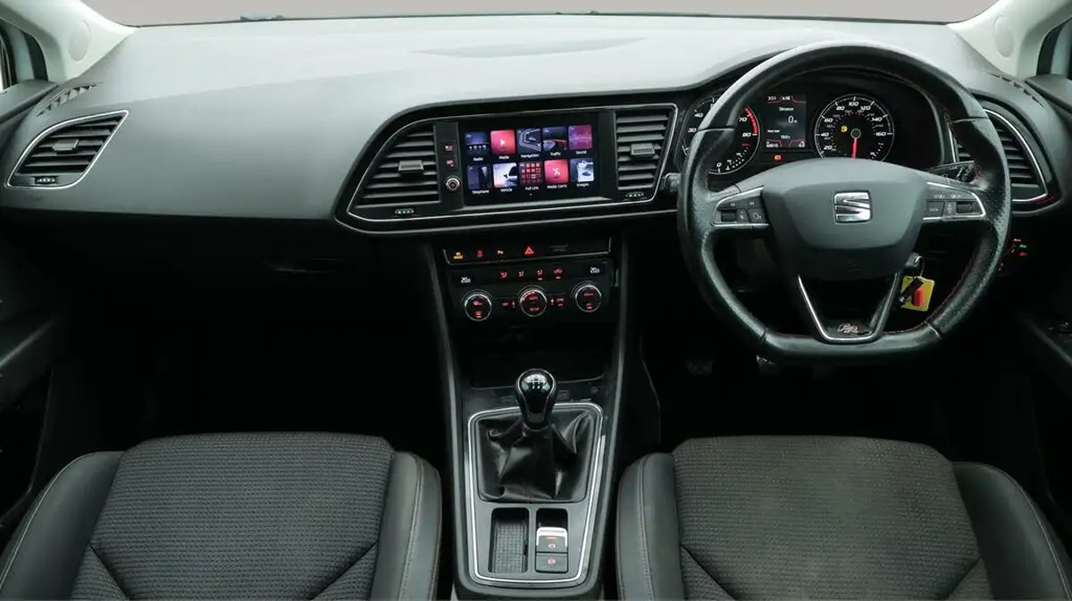 2020-seat-leon-15-tsi-evo-fr-130ps-hatchback-big-13