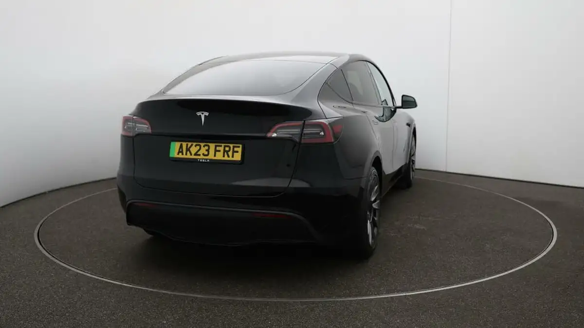 2023-tesla-model-y-e-rwd-big-51