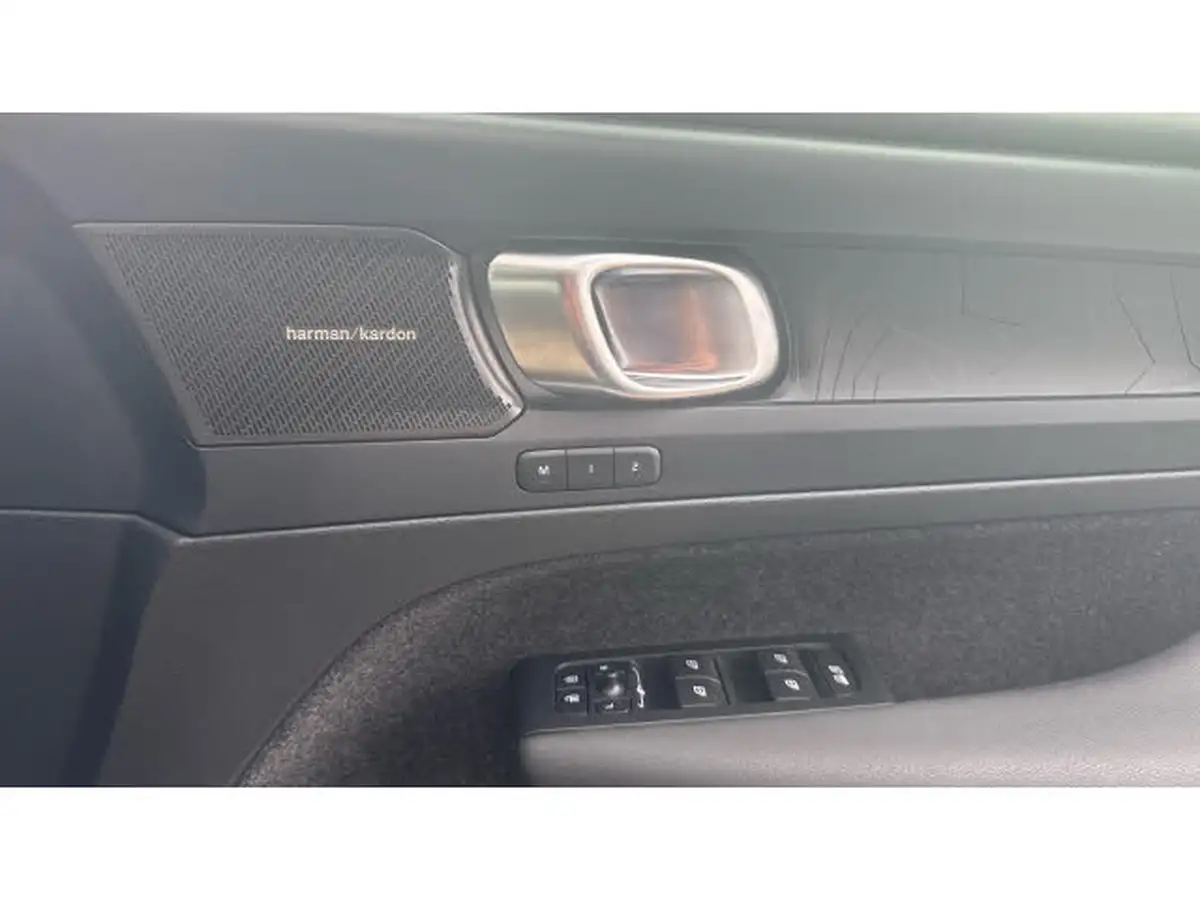 2023-volvo-xc40-e-recharge-ultimate-235bhp-big-14