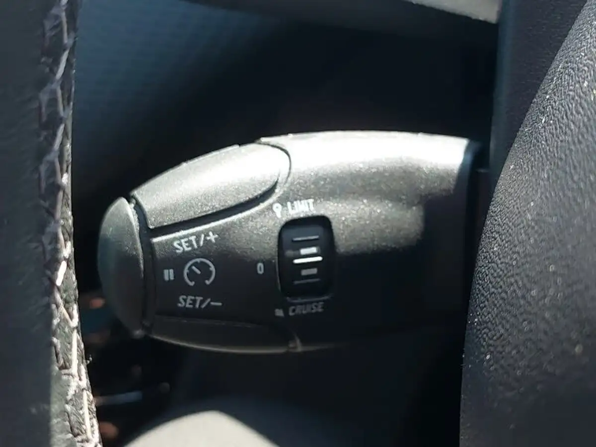 2019-peugeot-2008-suv-15-bluehdi-allure-premium-100bhp-big-15