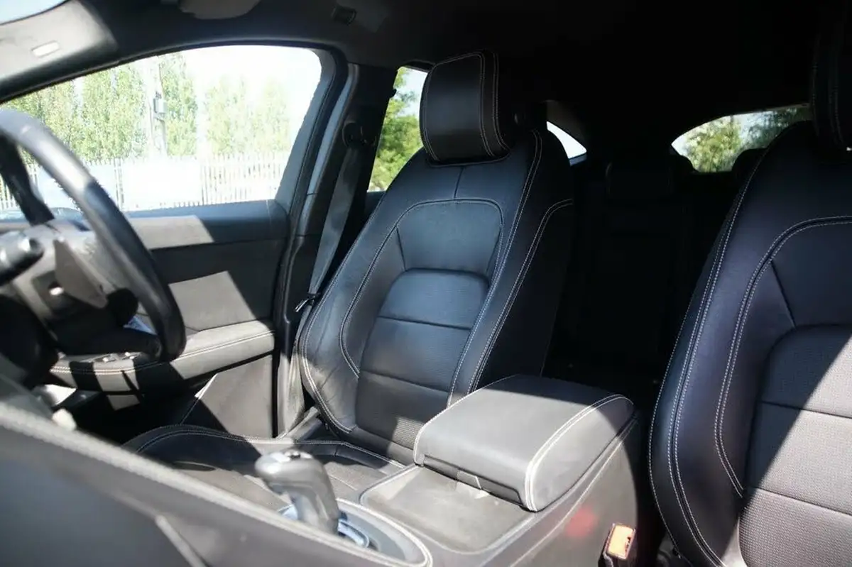 2018-jaguar-e-pace-20-i4d-r-dynamic-se-180ps-big-1