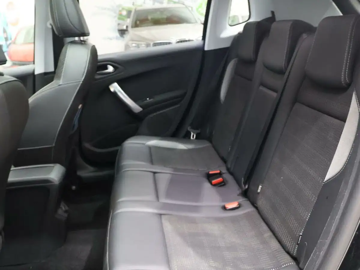 2019-peugeot-2008-suv-12-puretech-allure-premium-82bhp-big-14