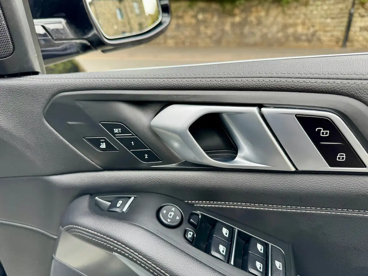 2021-bmw-x5-30-xdrive-40i-xline-335bhp-mht-big-14