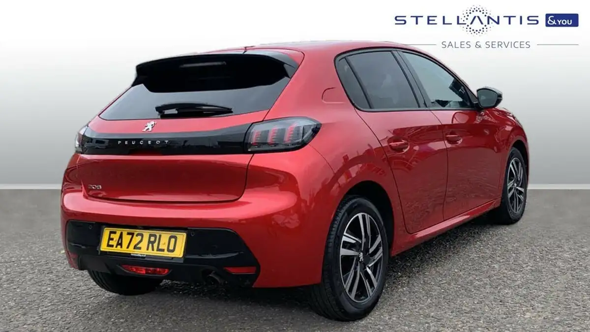 2023-peugeot-208-12-puretech-allure-premium-100ps-big-2