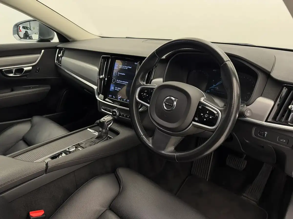2019-volvo-v90-20-t4-momentum-plus-big-20