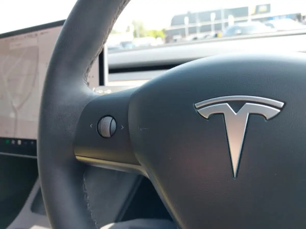 2021-tesla-model-3-e-long-range-awd-big-13