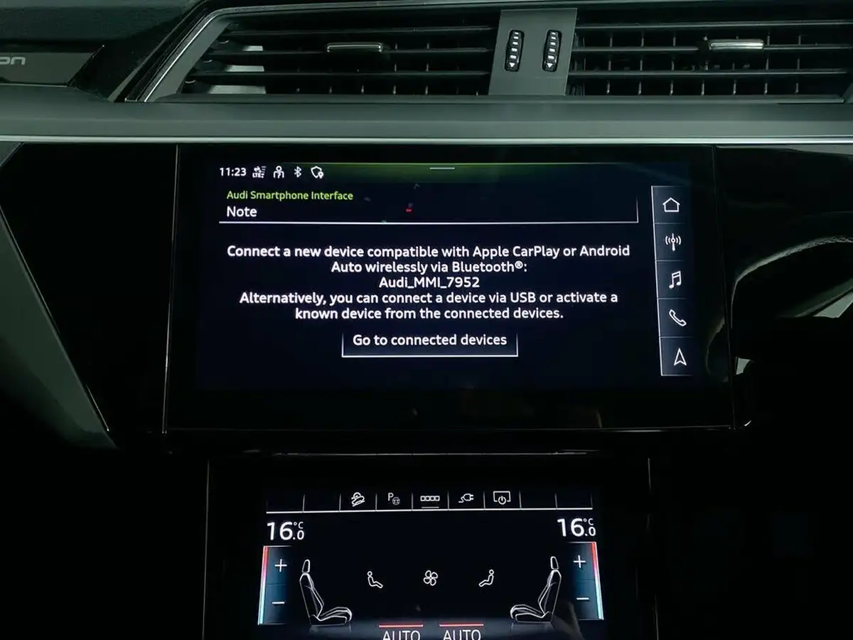2022-audi-e-tron-55e-technik-station-wagon-big-32