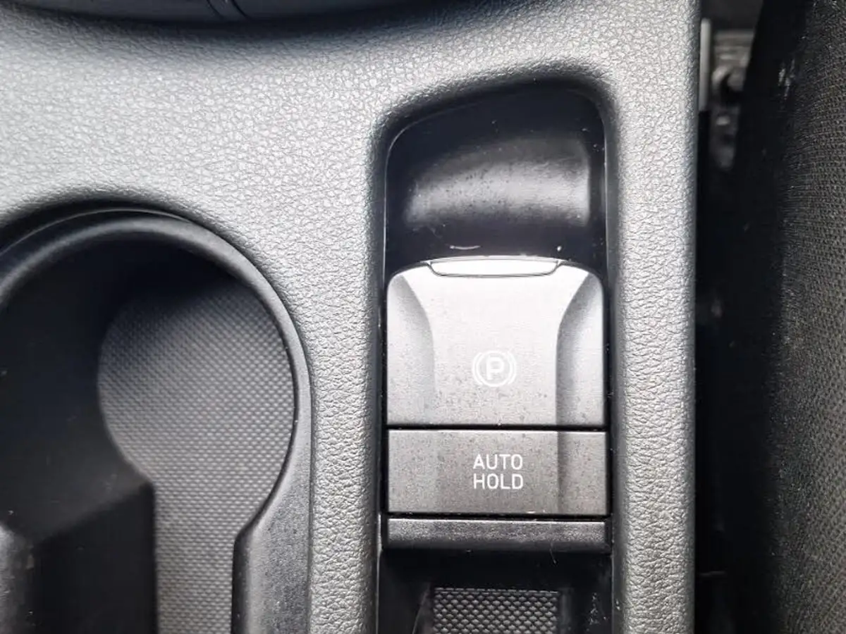 2022-hyundai-kona-16-gdi-premium-big-17
