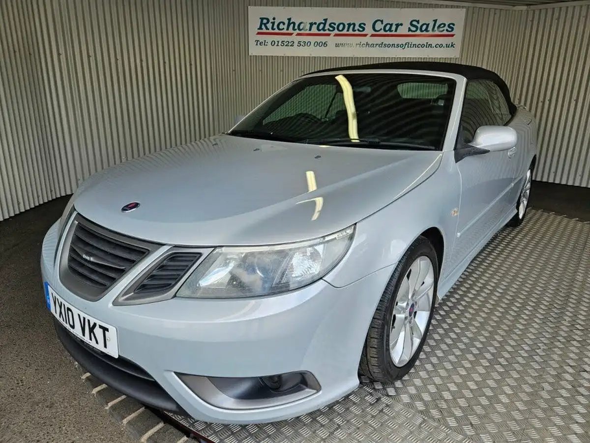 2010-saab-9-3-big-13