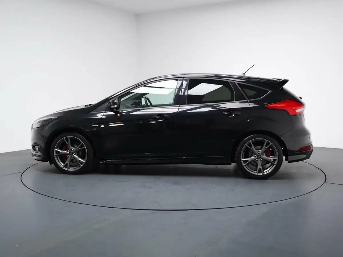 2018-ford-focus-10t-st-line-x-140ps-hatchback-big-7
