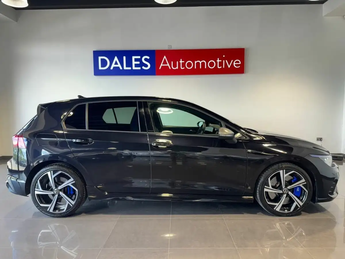 2022-volkswagen-golf-20-tsi-r-320ps-hatchback-big-2